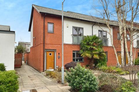 2 bedroom end of terrace house for sale, Montmano Drive, West Didsbury, Manchester, M20