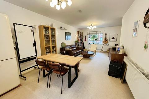 2 bedroom end of terrace house for sale, Montmano Drive, West Didsbury, Manchester, M20