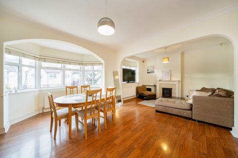 4 bedroom flat for sale, Neeld Crescent, London NW4