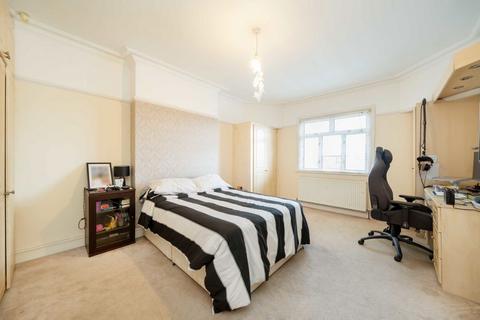 4 bedroom flat for sale, Neeld Crescent, London NW4