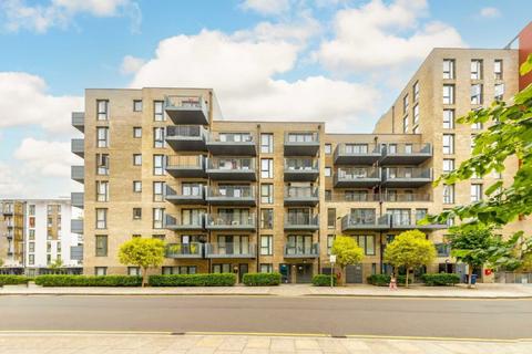 2 bedroom flat to rent, Needleman Close, London NW9