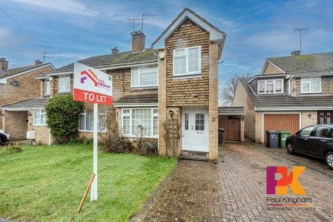 3 bedroom semi-detached house to rent, Estcourt Drive, Widmer End HP15