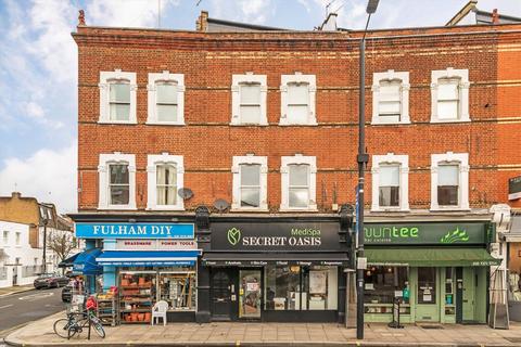 2 bedroom flat to rent, Fulham Road, London SW6
