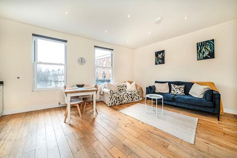 2 bedroom flat to rent, Fulham Road, London SW6