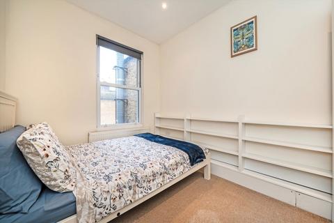2 bedroom flat to rent, Fulham Road, London SW6