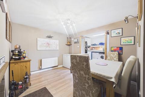 4 bedroom semi-detached house for sale, Glebe Road, Newent