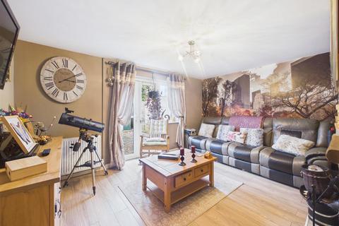 4 bedroom semi-detached house for sale, Glebe Road, Newent