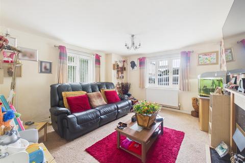 4 bedroom semi-detached house for sale, Glebe Road, Newent