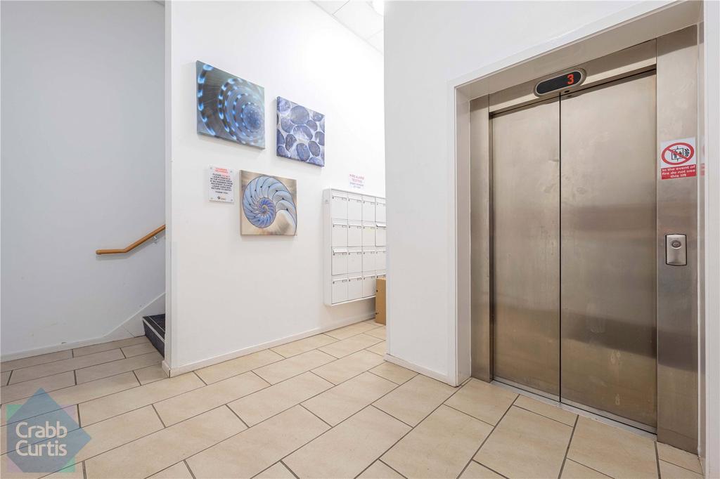 Apartment Lift