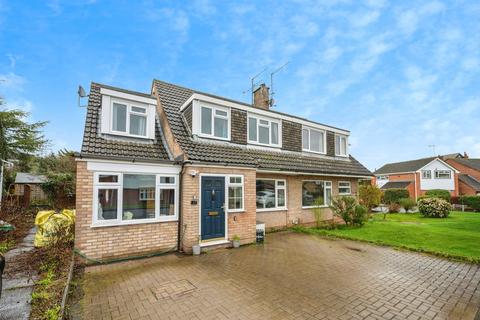 Laxton Avenue, Worcester, WR2