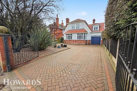 5 bedroom detached house for sale, Lowestoft Road, Gorleston