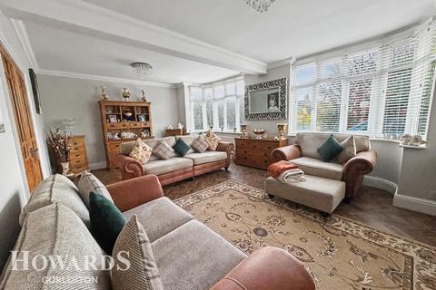 5 bedroom detached house for sale, Lowestoft Road, Gorleston