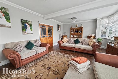 5 bedroom detached house for sale, Lowestoft Road, Gorleston