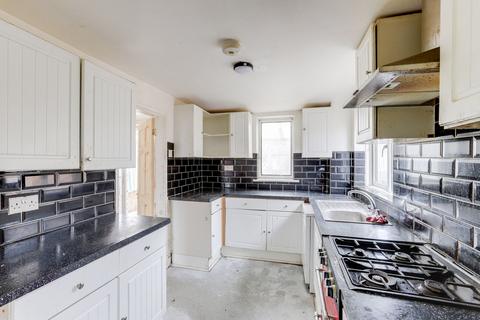3 bedroom end of terrace house for sale, Graylands Road, Nottingham NG8