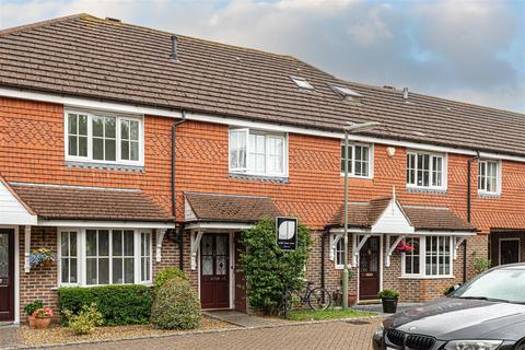 undefined, Priestlands Close, Horley