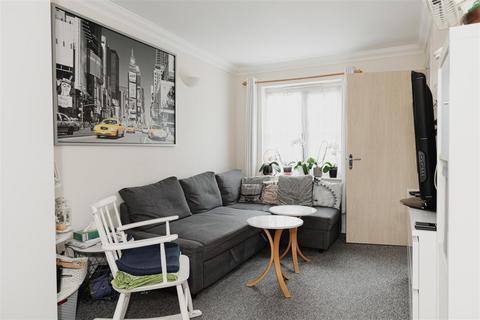undefined, Priestlands Close, Horley