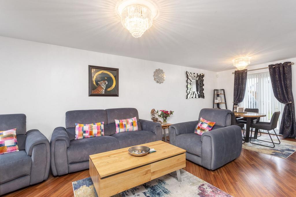 Lounge/ Dining Area