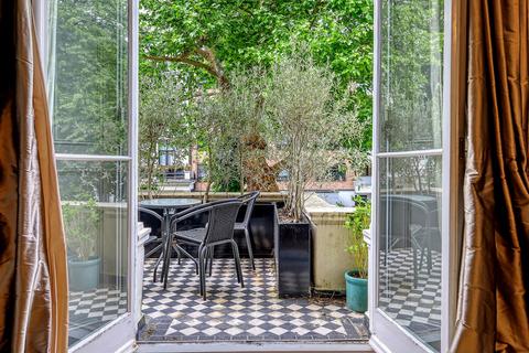 undefined, Queens Gardens, Bayswater, London W2
