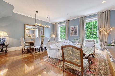 undefined, Queens Gardens, Bayswater, London W2