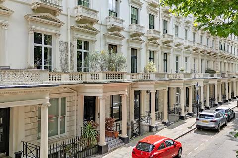 undefined, Queens Gardens, Bayswater, London W2