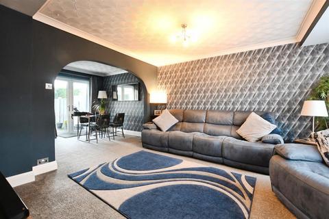 3 bedroom end of terrace house for sale, New Road, Hull HU12