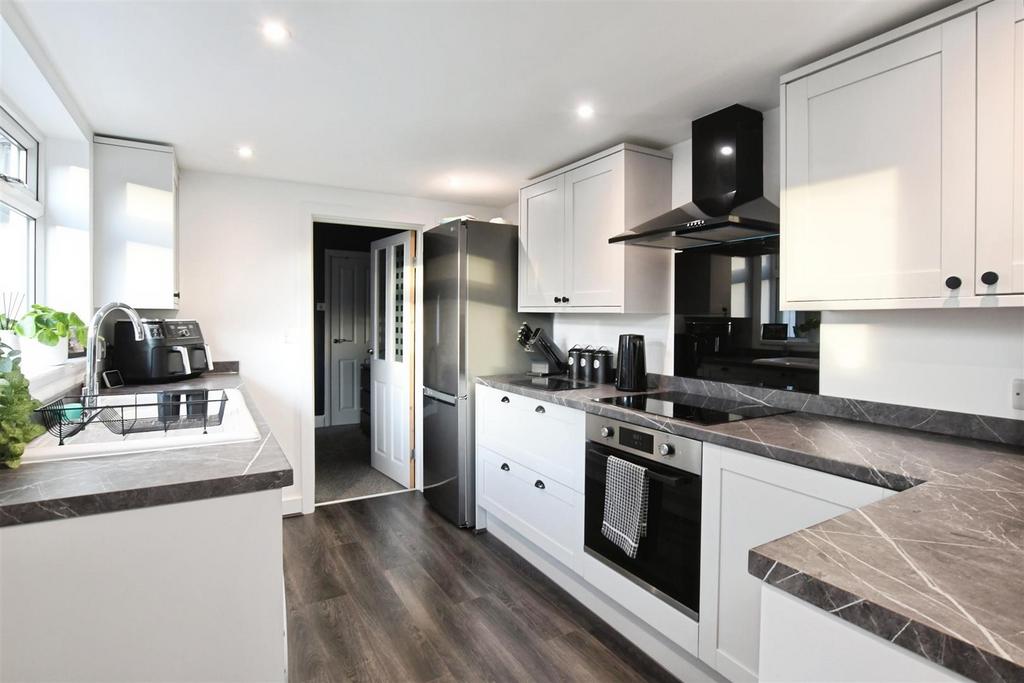 Fitted Kitchen