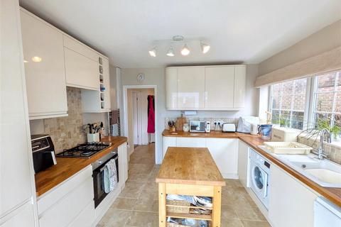 4 bedroom detached house for sale, Halliford Drive, Barnham