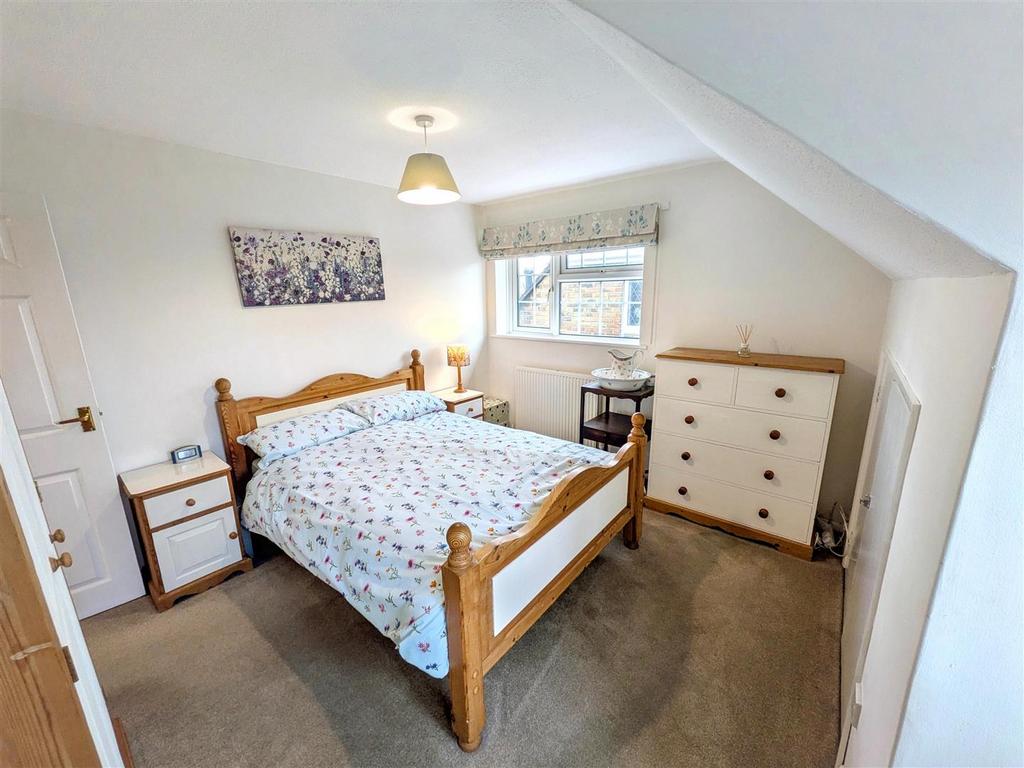 Bedroom 1b new.jpg