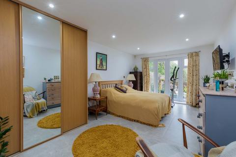 2 bedroom flat for sale, Shoppenhangers Road, Maidenhead SL6