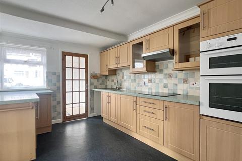 4 bedroom bungalow for sale, Windsor Drive, Carlyon Bay, St. Austell