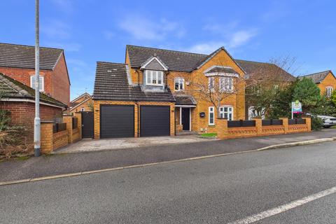 4 bedroom detached house for sale, Beeches End, Hyde, SK14 4GT
