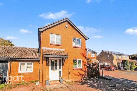 undefined, Whitestone Close, Reading