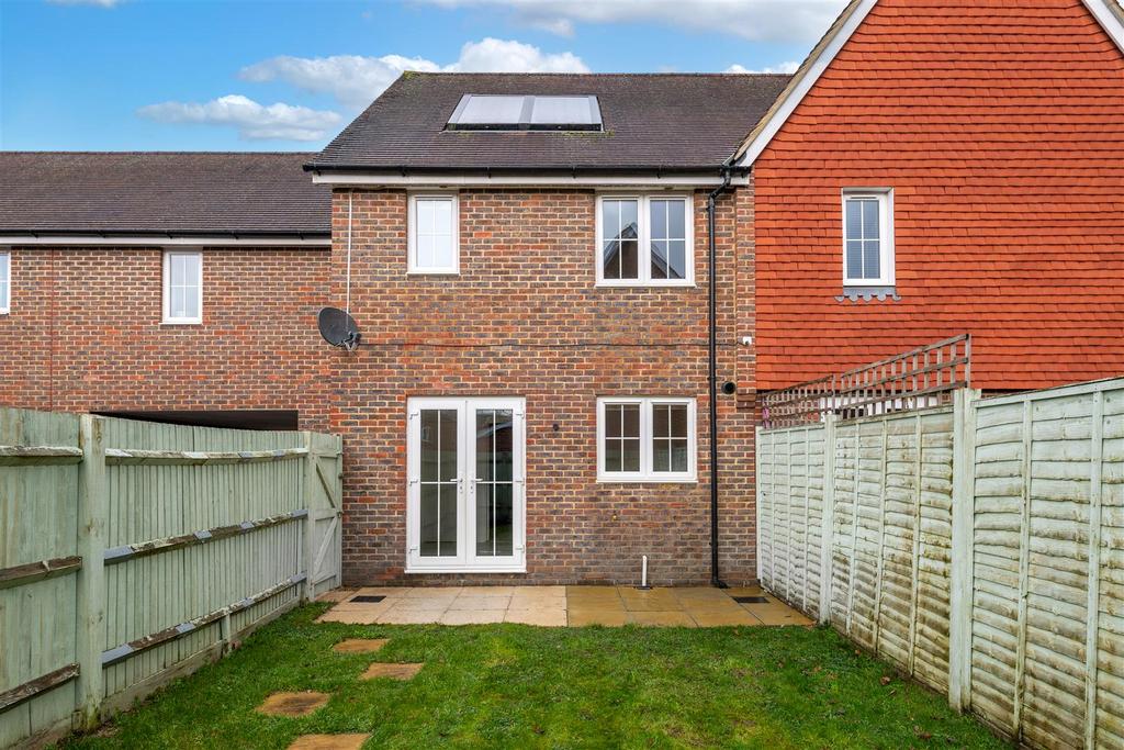 14 Whittaker Drive externals-5 sky.jpg