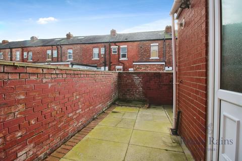 2 bedroom terraced house to rent, Co-Operative Street, Preston PR5