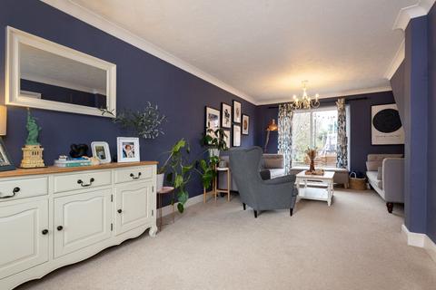 6 bedroom detached house for sale, Tenby Way, St. Neots PE19