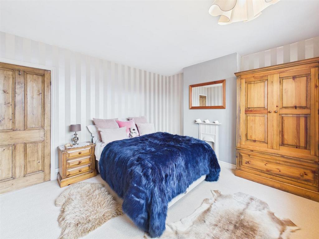 Bedroom: