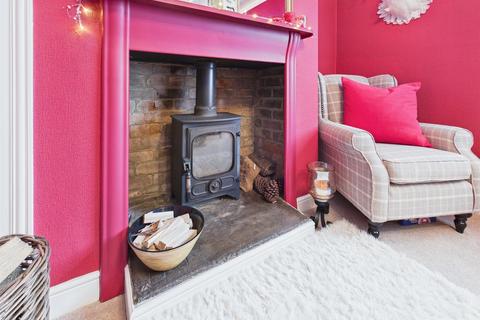 3 bedroom end of terrace house for sale, Southsea Road North, Flamborough