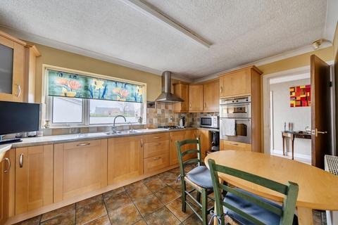 3 bedroom detached house for sale, Great North Road, Fairburn, Knottingley