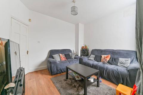 3 bedroom end of terrace house for sale, Lakehall Road, Thornton Heath, CR7