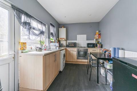 3 bedroom end of terrace house for sale, Lakehall Road, Thornton Heath, CR7