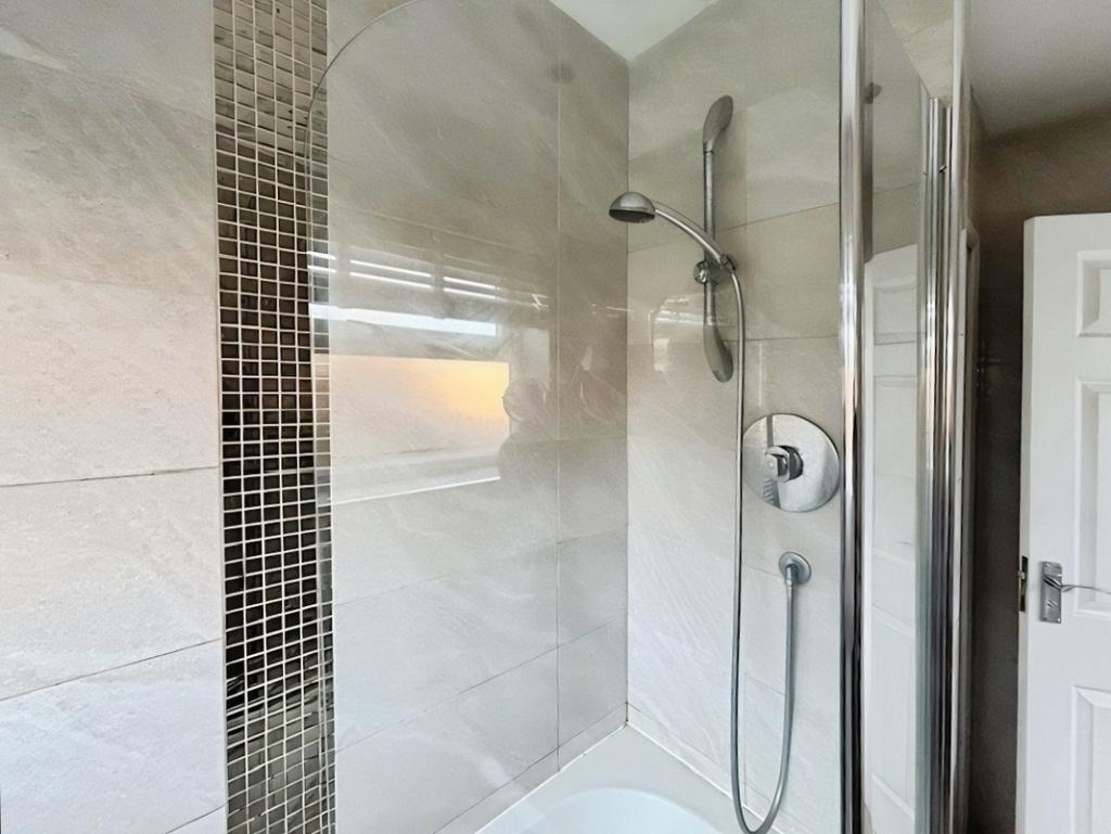 80039827-Bath 201
