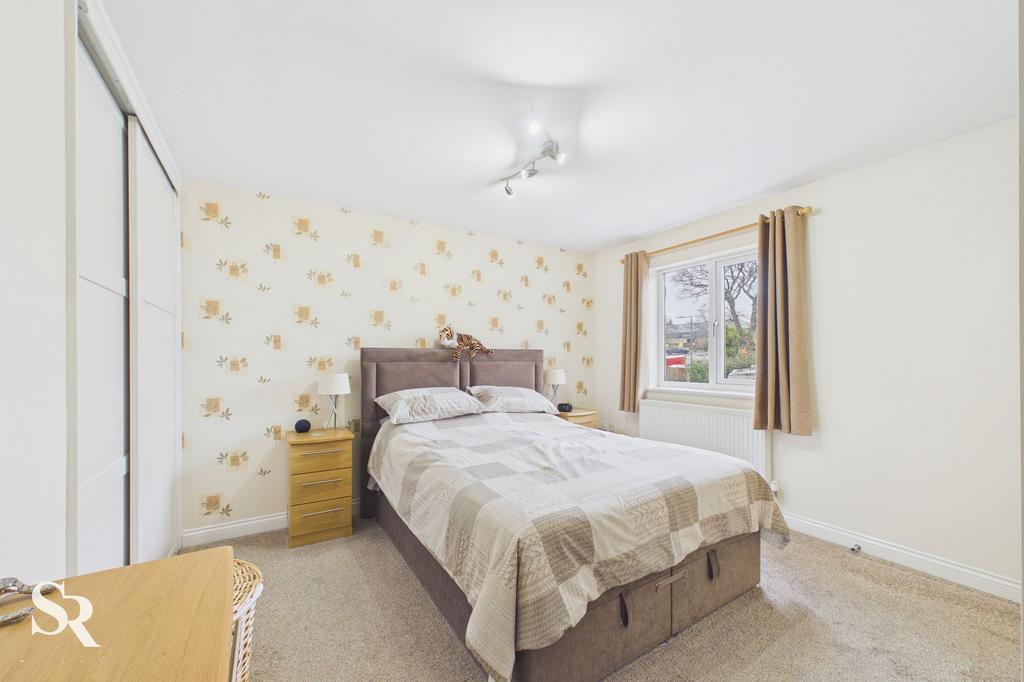 Bedroom One (En-suite)