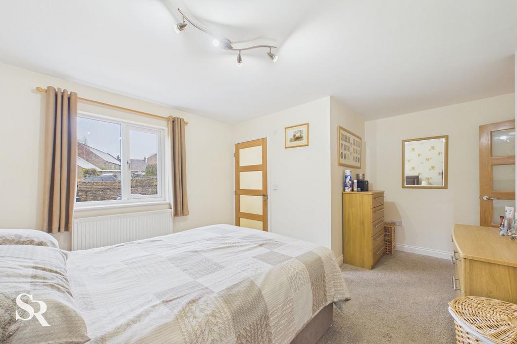 Bedroom One (En-suite)