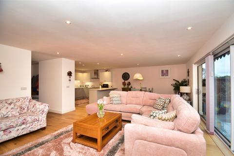 3 bedroom detached bungalow for sale, BINSTEAD VILLAGE OUTSKIRTS