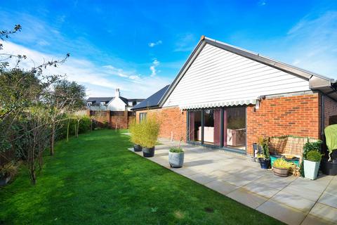 3 bedroom detached bungalow for sale, BINSTEAD VILLAGE OUTSKIRTS