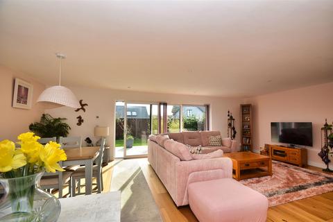 3 bedroom detached bungalow for sale, BINSTEAD VILLAGE OUTSKIRTS