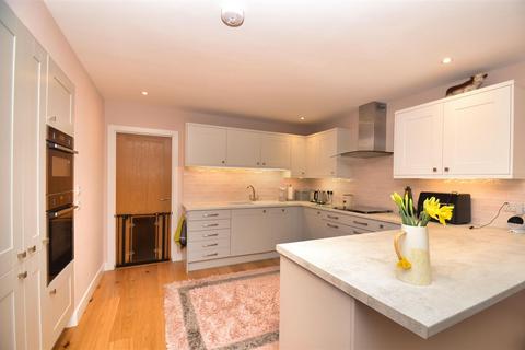 3 bedroom detached bungalow for sale, BINSTEAD VILLAGE OUTSKIRTS