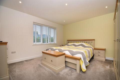 3 bedroom detached bungalow for sale, BINSTEAD VILLAGE OUTSKIRTS