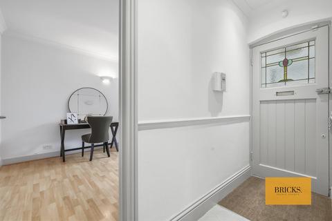 4 bedroom house for sale, Forest Drive, Woodford Green IG8