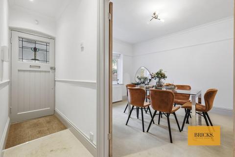4 bedroom house for sale, Forest Drive, Woodford Green IG8